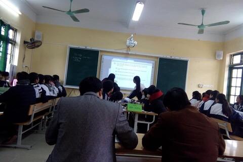 Đổi mới sinh hoạt tổ nhóm chuyên môn theo hướng nghiên cứu bài học của tổ Văn