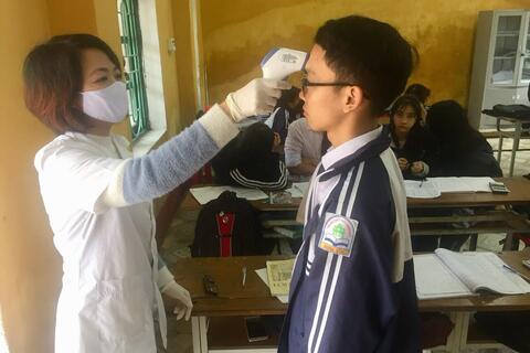 Một số hình ảnh của Thầy và Trò trường THPT Trần Hưng Đạo - Tiên Lữ - Hưng Yên tích cực phòng chống dịch nCovit 19