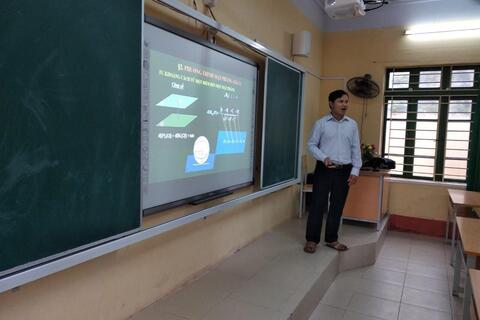 Sinh hoạt chuyên môn của tổ Toán chuẩn bị cho dạy học trực tuyến và dạy trên truyền hình