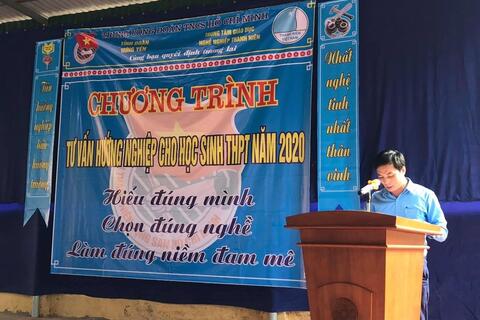 Trường THPT Trần Hưng Đạo tổ chức chương trình  “Tư vấn hướng nghiệp cho học sinh năm 2020”