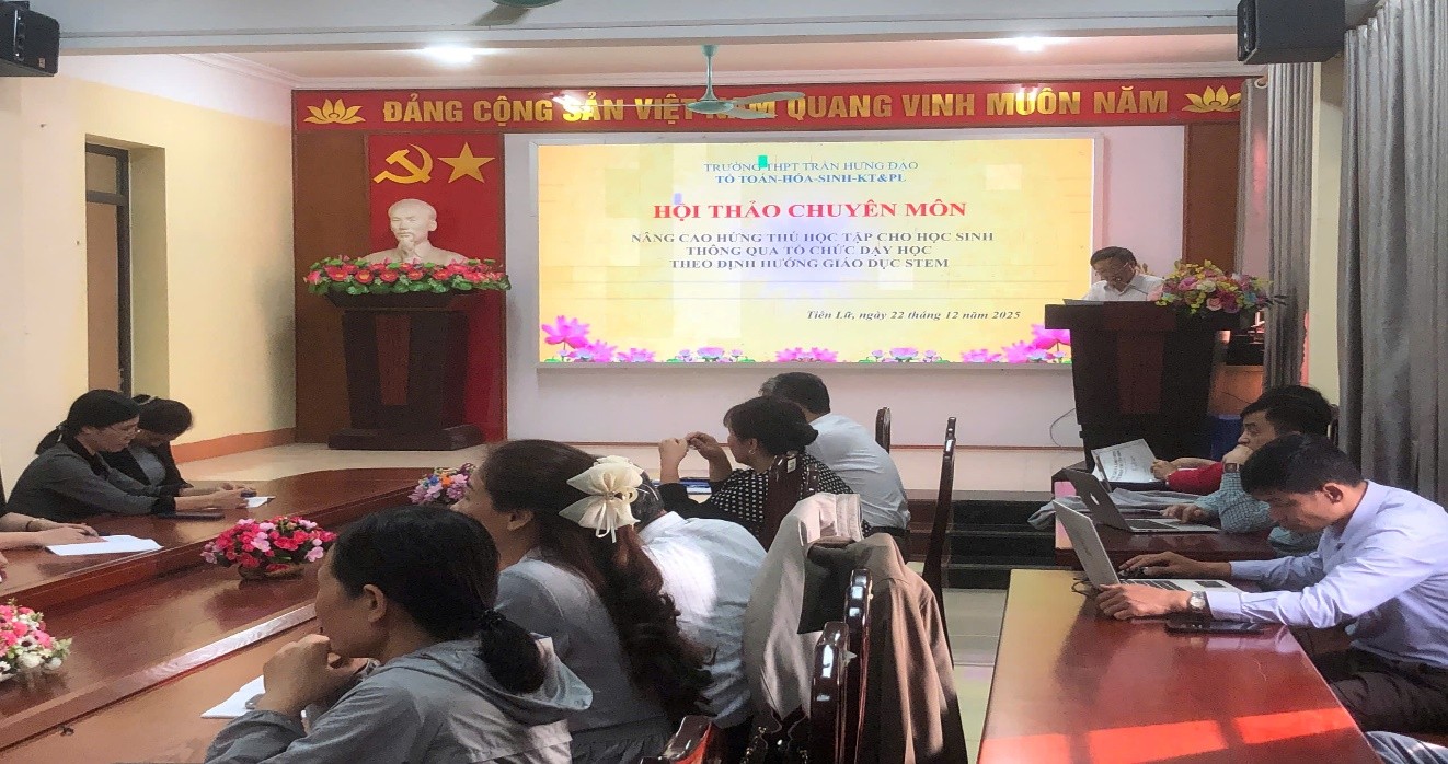 <a href='https://thpttranhungdao.hungyen.edu.vn/tin-tuc/truong-thpt-tran-hung-dao-to-chuc-hoi-thao-nang-cao-hung-thu-hoc-tap-cho-hoc-sinh-thong-qua-to-chuc-day-hoc-theo-dinh-huong-giao-duc-stem.html'>TRƯỜNG THPT TRẦN HƯNG ĐẠO TỔ CHỨC HỘI THẢO “NÂNG CAO HỨNG THÚ HỌC TẬP CHO HỌC SINH THÔNG QUA  TỔ CHỨC DẠY HỌC THEO ĐỊNH HƯỚNG GIÁO DỤC STEM”</a>