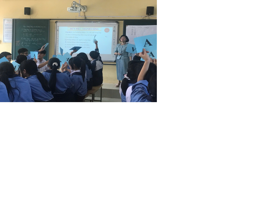 ĐẨY MẠNH ỨNG DỤNG CHUYỂN ĐỔI SỐ  TRONG DẠY HỌC MÔN TOÁN NHẰM PHÁT TRIỂN  NĂNG LỰC SỐ CHO HỌC SINH